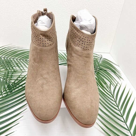 Violet & Red Jackson Lazer Cut Topline Bootie Faux Suede Taupe Size 8 NWOB - Picture 2 of 15